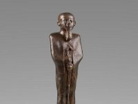 Aeg B 14  Aeg B 14, Spätzeit, Ptah, Bronze, H 13,0 cm, B 3,6 cm, T 3,2 cm : Bestandskatalog Ägypten, Museumsfoto: Claus Cordes